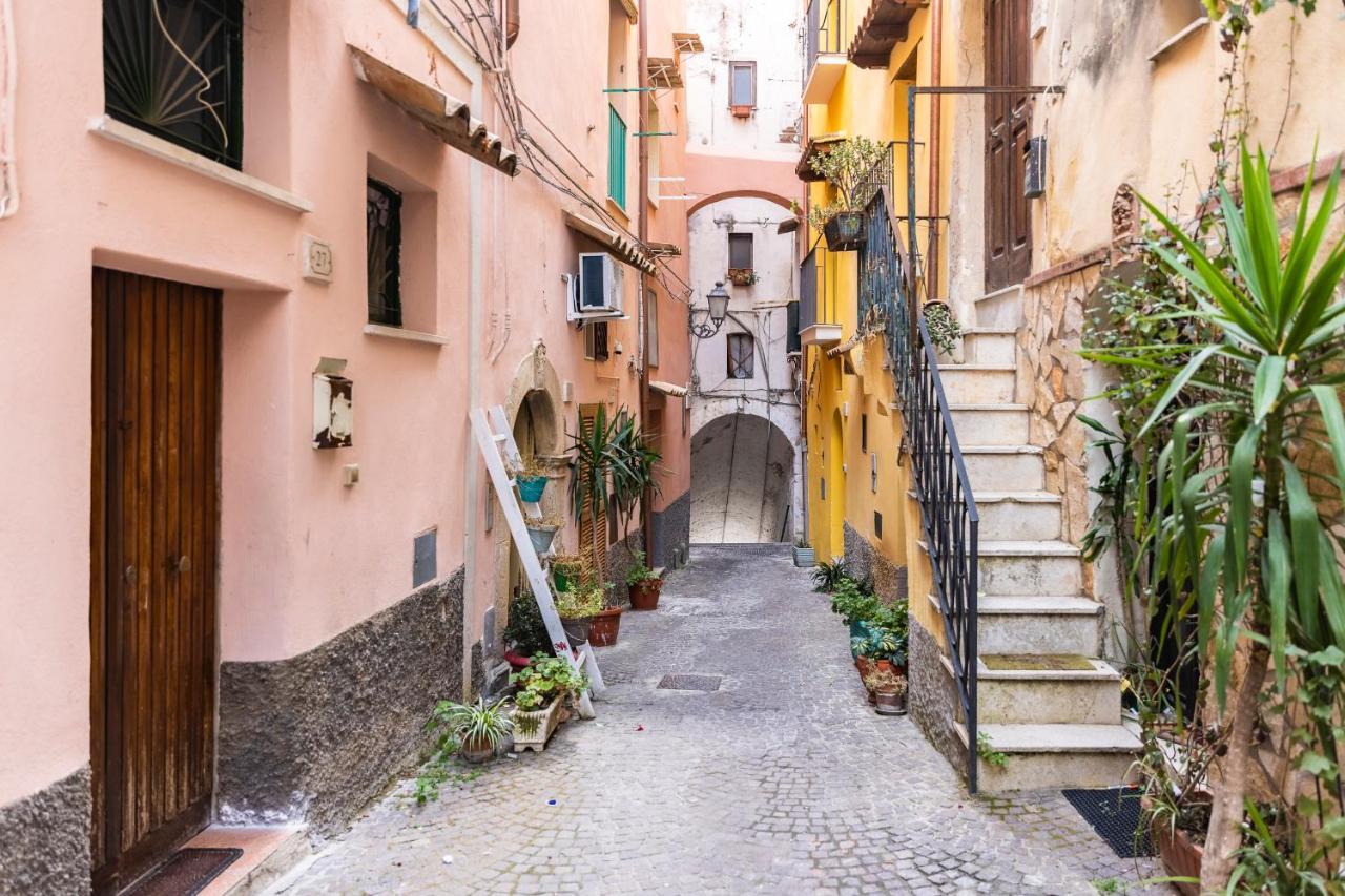 Bed and Breakfast La Torre 31 Formia Esterno foto