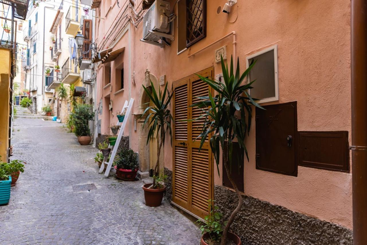 Bed and Breakfast La Torre 31 Formia Esterno foto